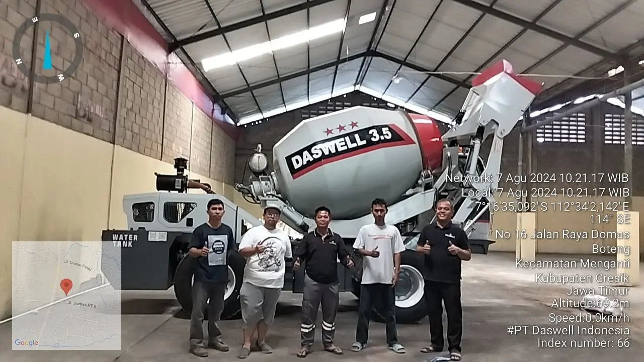 Self Loading Mixer 3.5 (Self Loading Mixer 3.5) - Self Loading Concrete Mixer kapasitas 3.5 m³ dengan bucket pengisi mandiri, timbangan digital otomatis, dan drum berputar 270 derajat.